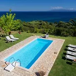 Villa Trapezaki Villas, Seafront *