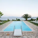 Villa Trapezaki Villas, Seafront *