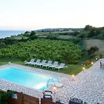 Trapezaki Villas, Seafront וילה