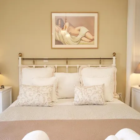 Trapezaki Villas, Seafront Villa *