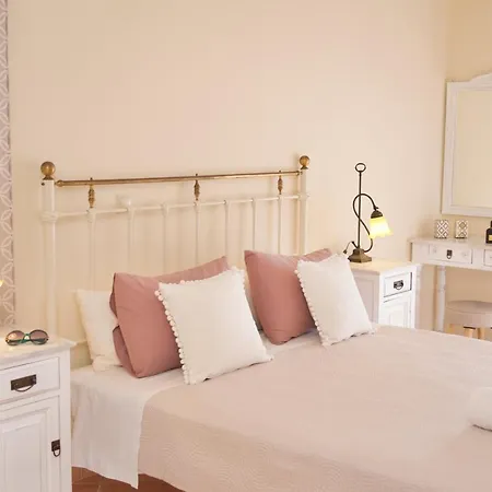 Trapezaki Villas, Seafront Villa Muszáta