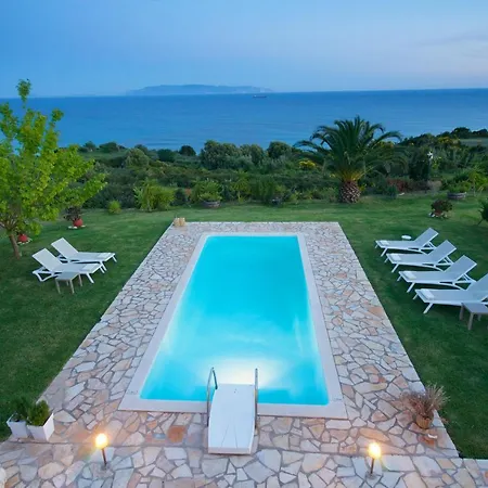 Trapezaki Villas, Seafront *