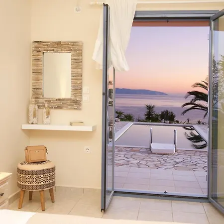 Villa Trapezaki Villas, Seafront