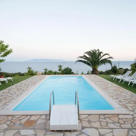 Villa Trapezaki Villas, Seafront *