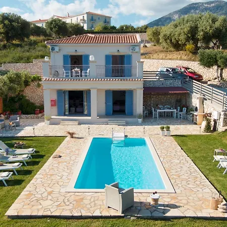 Trapezaki Villas, Seafront וילה *