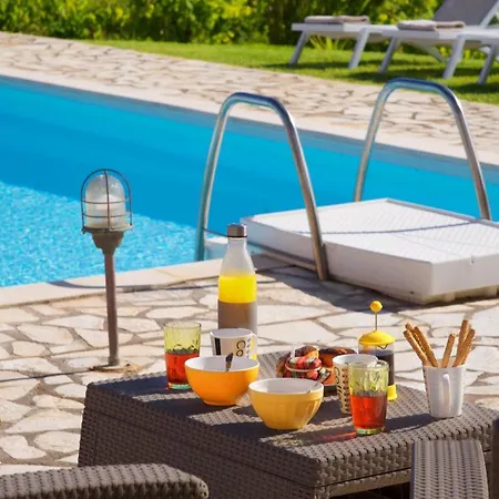 Trapezaki Villas, Seafront Villa Muszáta