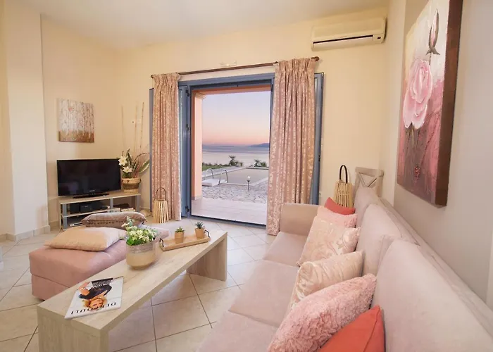 Villa Trapezaki Villas, Seafront *