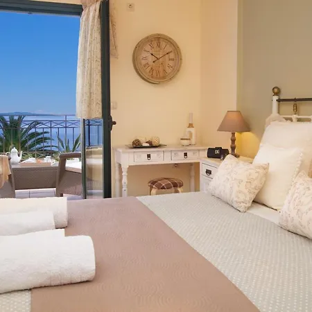 Trapezaki Villas, Seafront