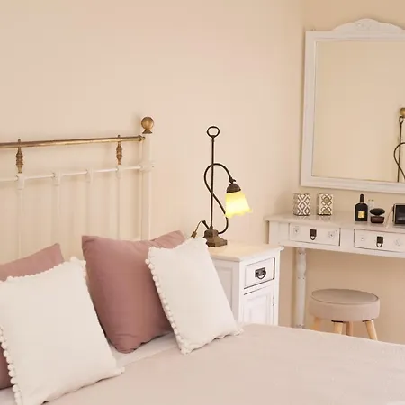 Villa Trapezaki Villas, Seafront *