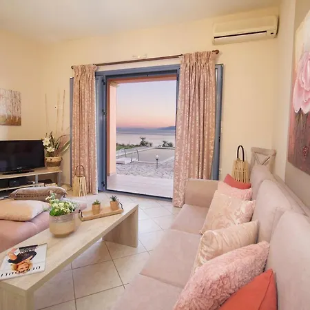 Villa Trapezaki Villas, Seafront *