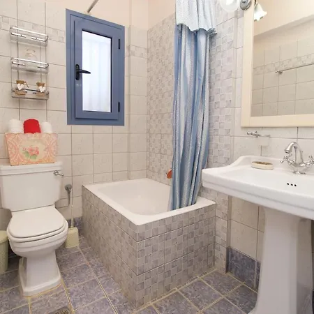 Trapezaki Villas, Seafront