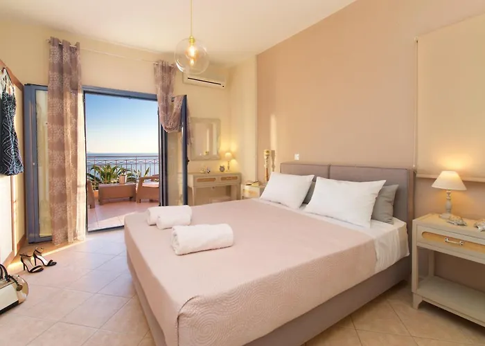 Trapezaki Villas, Seafront