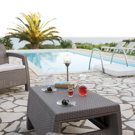 Trapezaki Villas, Seafront 特拉佩扎奇